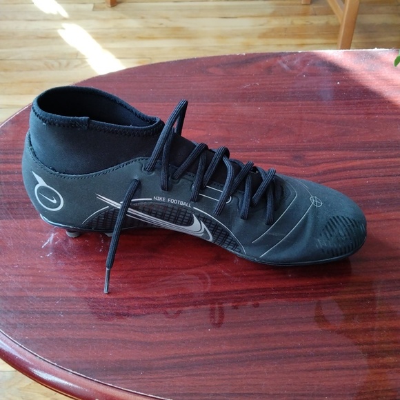 Soccer boots -nike, size: 9.5 - Picture 2 of 3